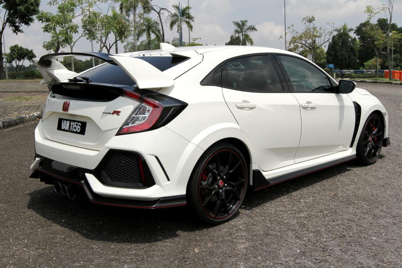 2018 Honda Civic Type R: Practical Rocket | Carsifu