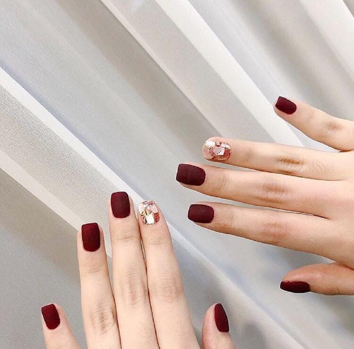 20 Mẫu Nail Đỏ Mận Đẹp Nhất Cho Nàng Mê Mẩn Vì Độ Trendy | Đẹp365