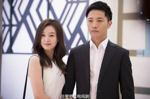 Vợ Jin Goo Ủng Hộ Chồng Yêu Kim Ji Won Trong Hậu Duệ Của Mặt Trời