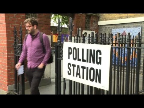 Polling stations open in London